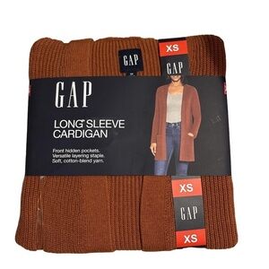 NWT Gap long sleeve cardigan